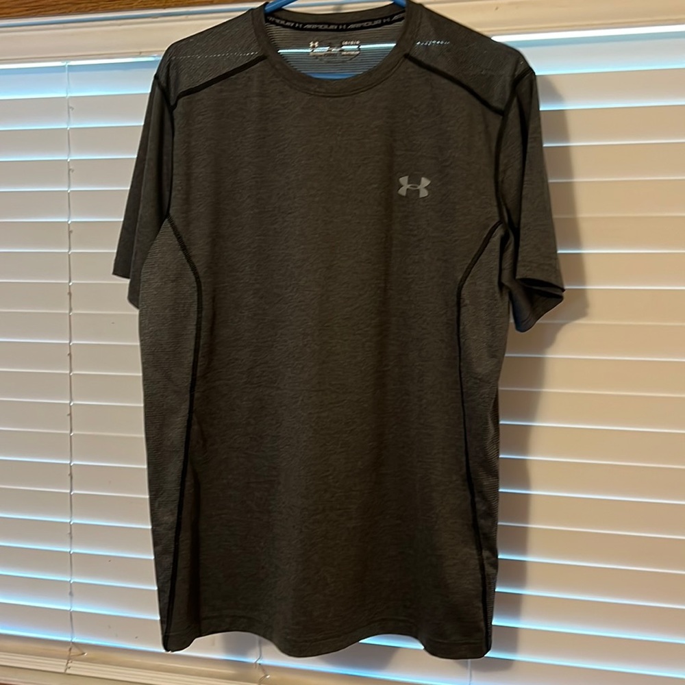 Men’s Under Armour heat gear size large